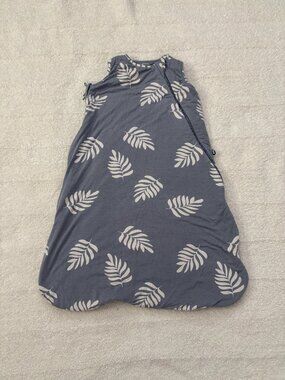 Gunamuna dusty blue with cream fronds 1.0 TOG sleep sack
